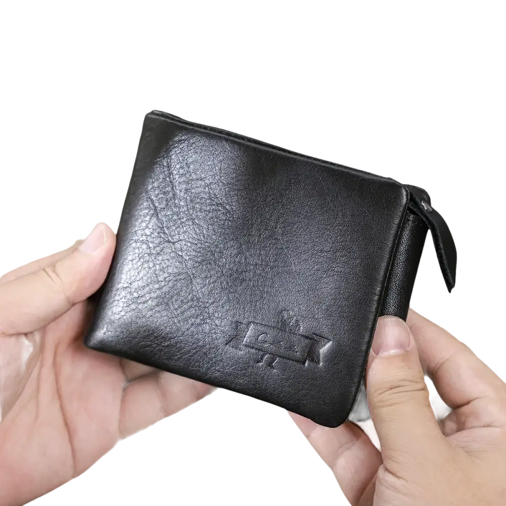 Portefeuille bifold en cuir grainé noir avec fermeture à glissière.
