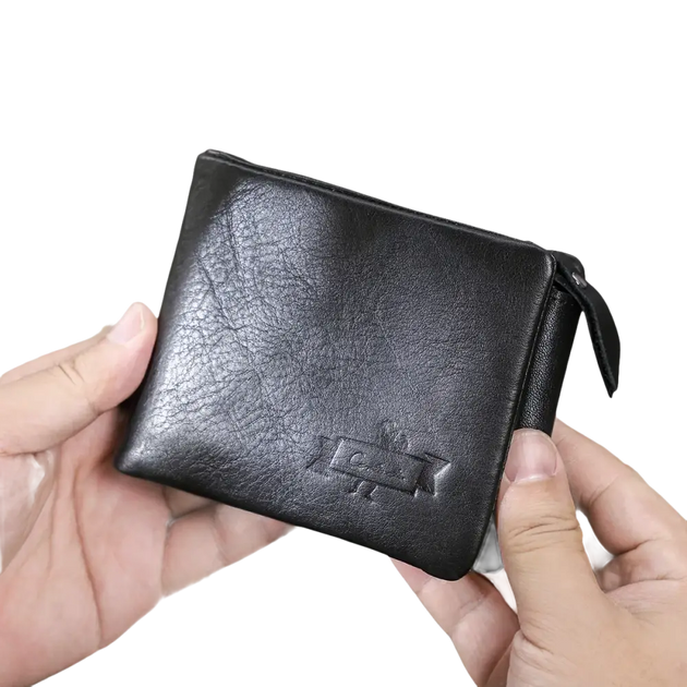 Portefeuille bifold en cuir grainé noir avec fermeture à glissière.