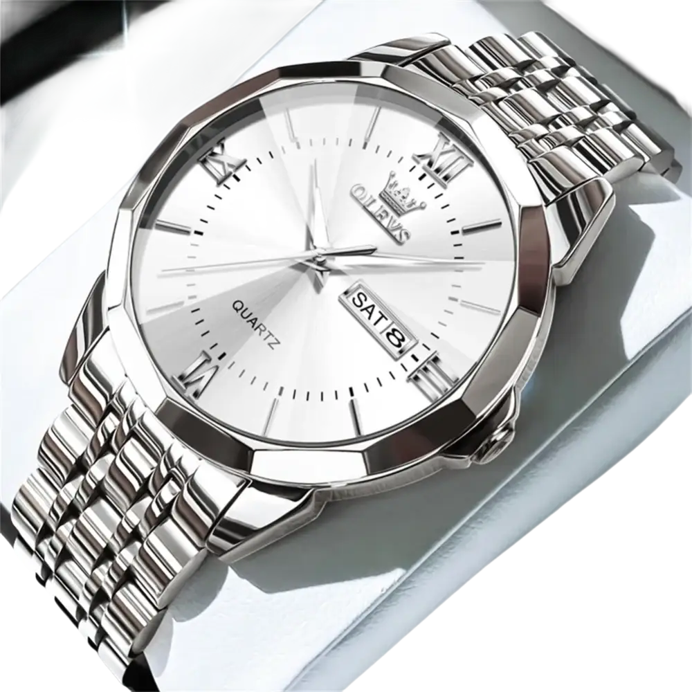 Montre pour homme en acier inoxydable de couleur argentée avec cadran blanc, affichage de la date du jour et index en chiffres romains.