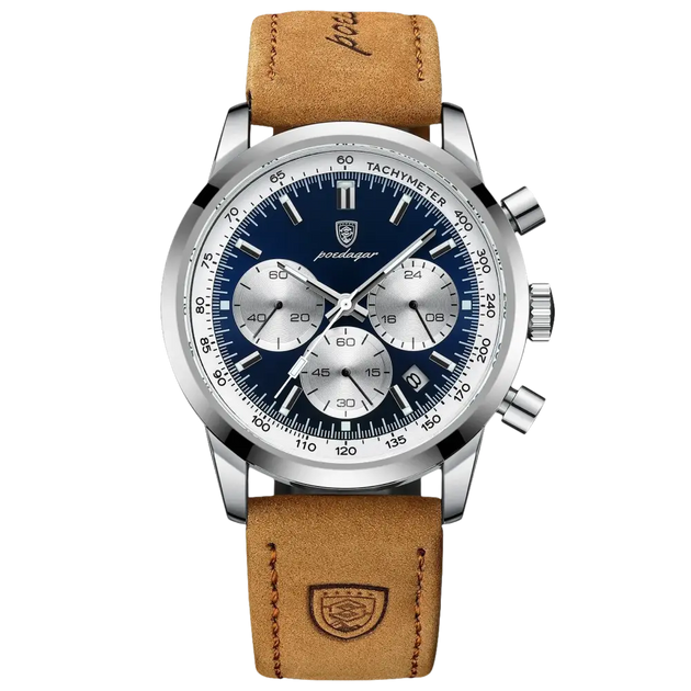 Montre chronographe pour homme avec boîtier en argent, cadran bleu, trois sous-cadrans, date à guichet et bracelet en cuir brun clair.