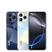 Deux smartphones, l’un bleu foncé et l’autre blanc, avec un triple appareil photo, et un troisième smartphone montrant son écran avant avec un appareil photo en pointillé.